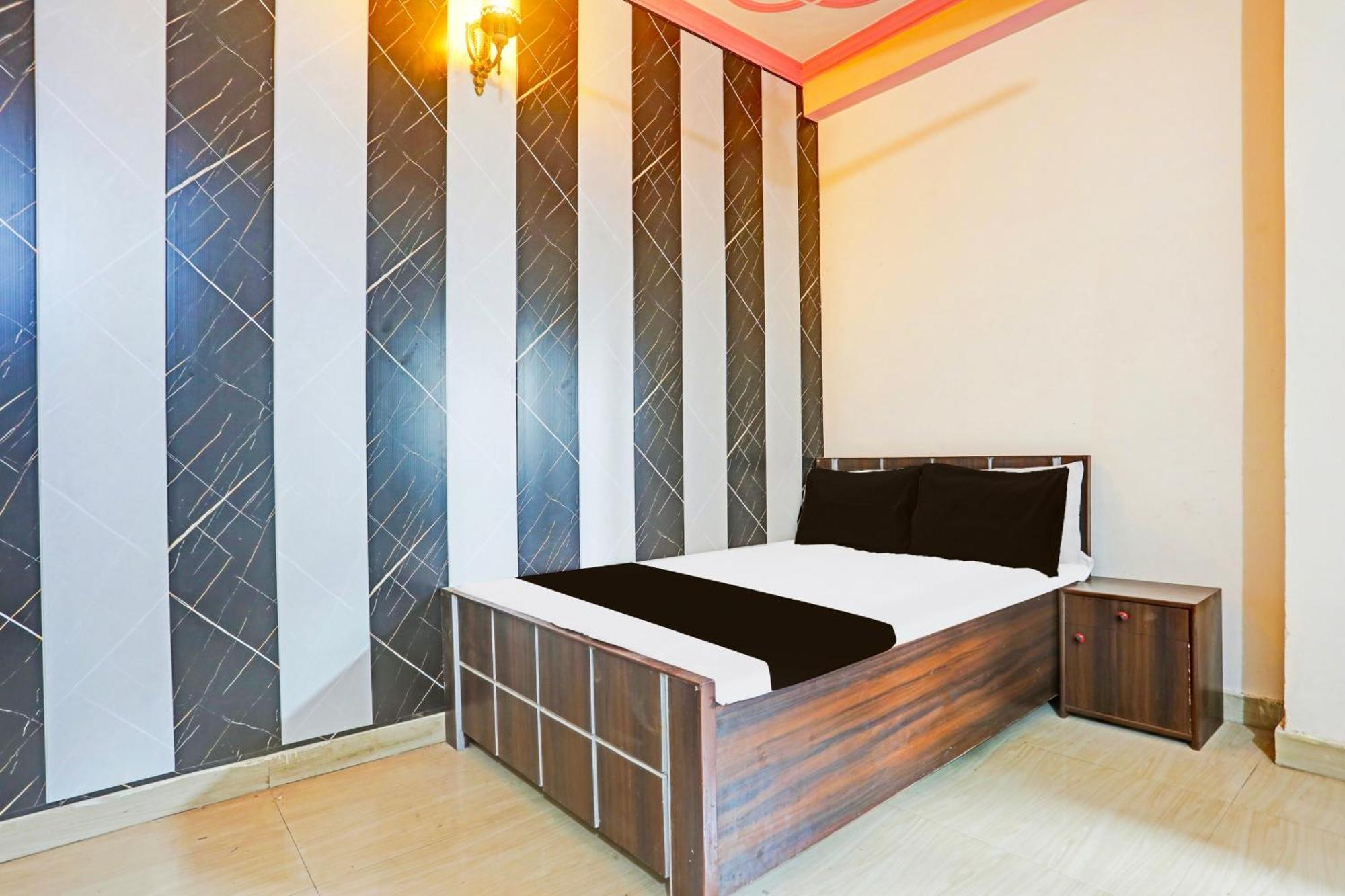 Hotel O Arvi Guest House 瓦拉纳西 外观 照片